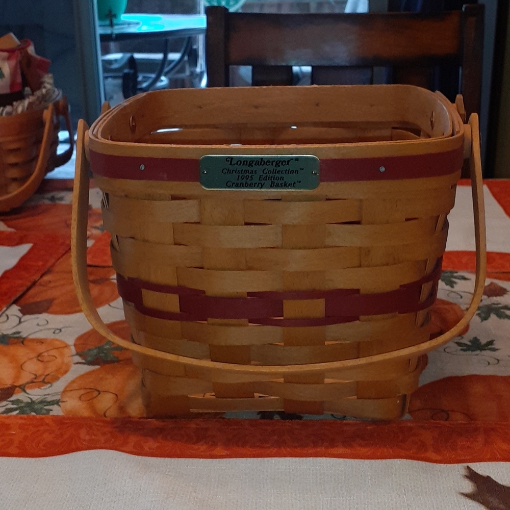 Preowned Longaberger 1995 Cranberry Basket